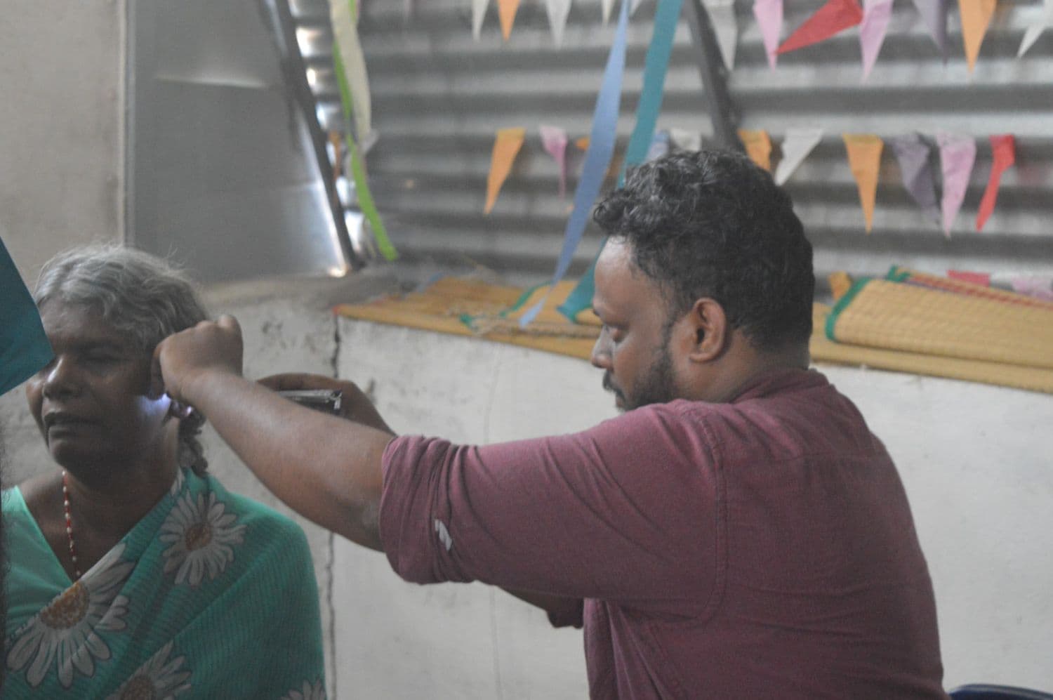Medical volunteers collaborating